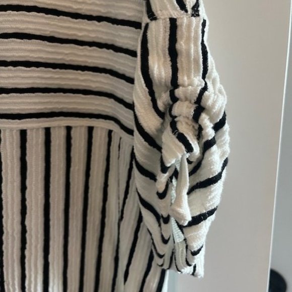 Max Studio Size M - Picture 5 of 8